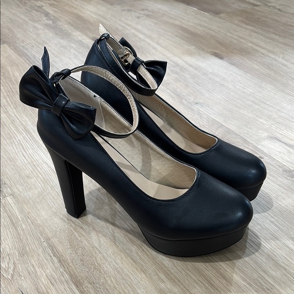 Amazon Shoes - NEW Women’s Ankle Strap Platform Pumps